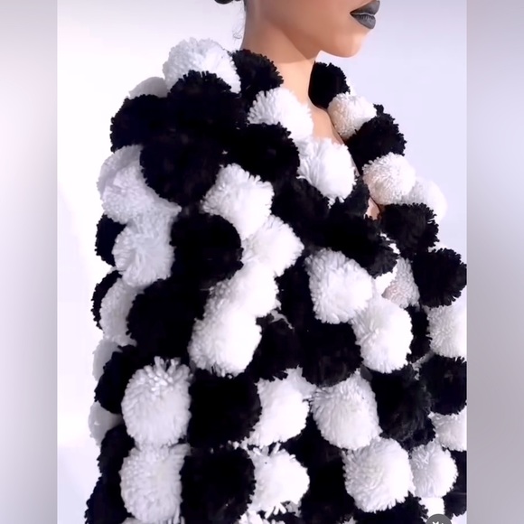 Pom Pom jacket - Picture 5 of 5